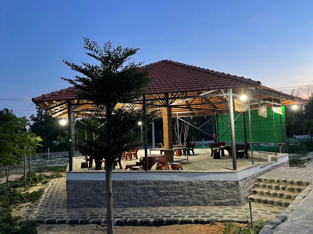 Duc Luu Quang Hotel Binh Thuan Tuy Phong 外观 照片