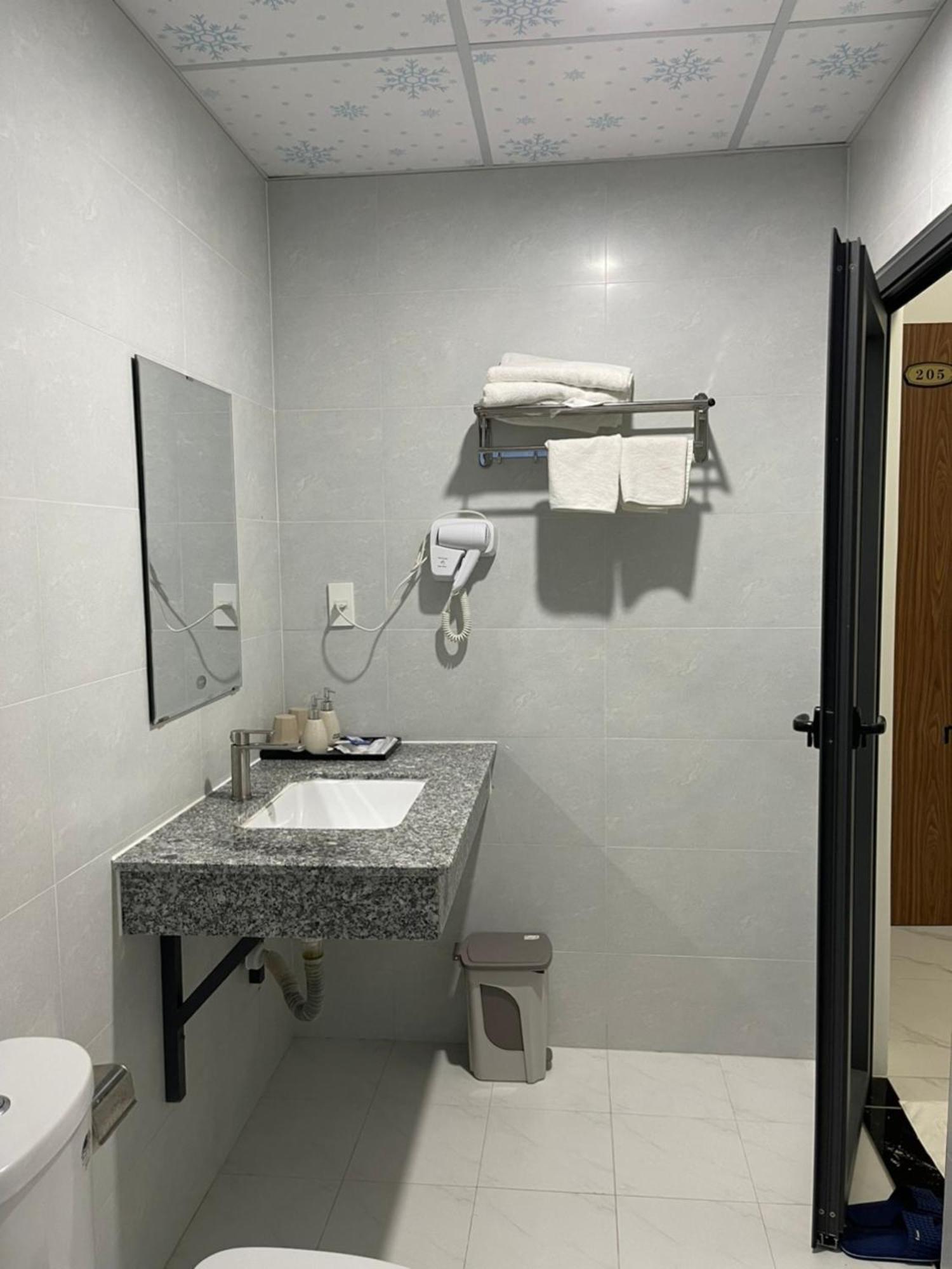 Duc Luu Quang Hotel Binh Thuan Tuy Phong 外观 照片